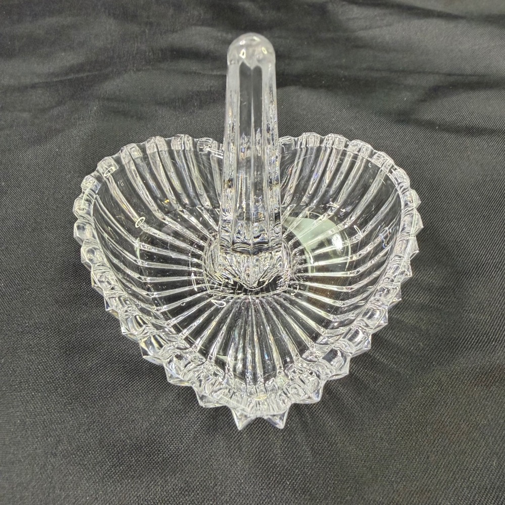 Vintage Clear Crystal Heart Shaped Ring Holder Dish Scalloped Edge Slovenia